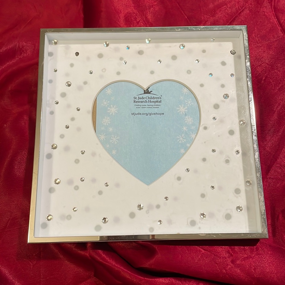 Silver plated heart frame with crystal accents